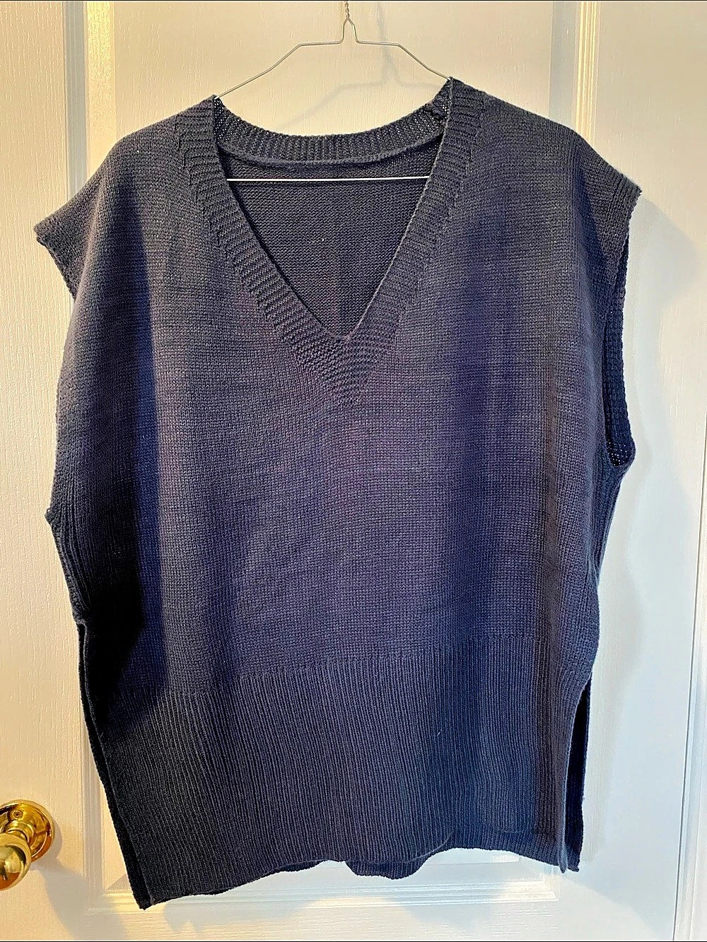 V-Neck Knit Top in Blue Like New